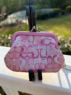 Coach Vintage Ltd. Ed Optic Lurex Mini Pink Signature Kisslock Coin Purse RARE